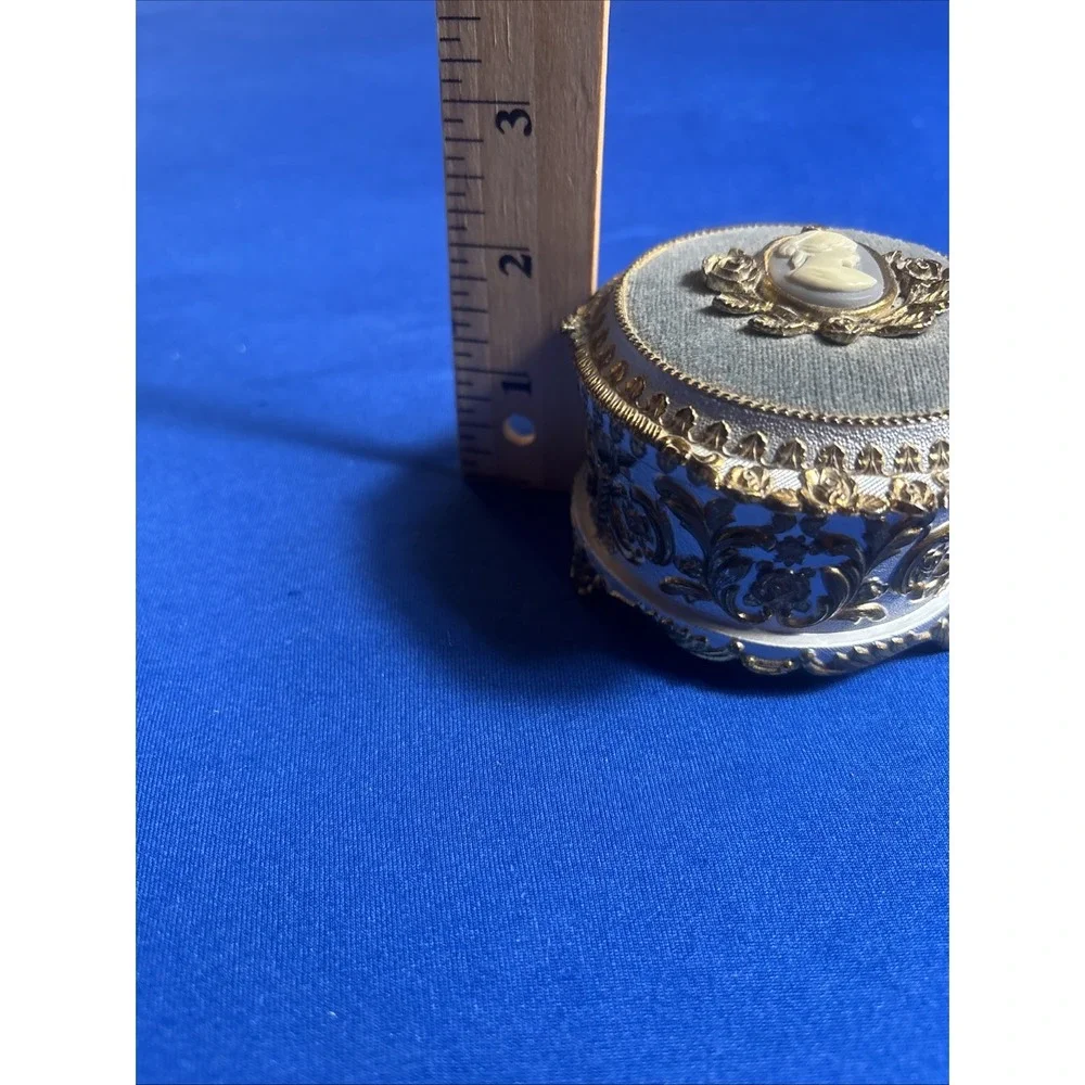 CAMEO Vintage MUSIC BOX Plays Amazing Grace Gray/Gold Tone Trinket Box Coquette